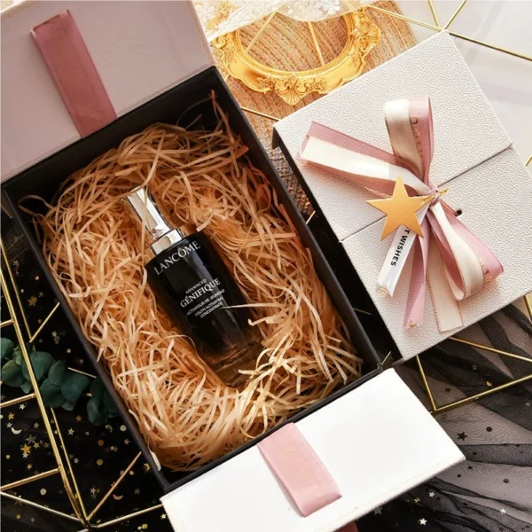 Customize a visually appealing cosmetic box with a logo