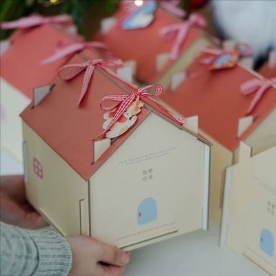 house shaped paper gift box